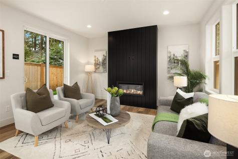 817 18th Avenue W Kirkland WA 98033