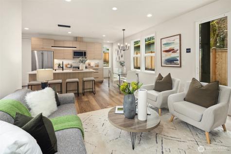 817 18th Avenue W Kirkland WA 98033