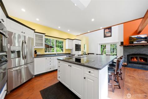 33 Mukilteo Way Hat Island WA 98206