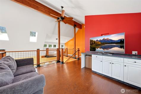 33 Mukilteo Way Hat Island WA 98206