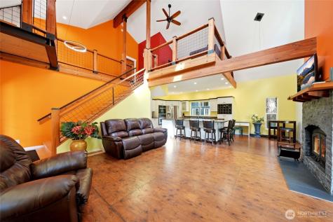 33 Mukilteo Way Hat Island WA 98206