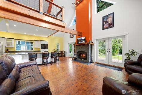 33 Mukilteo Way Hat Island WA 98206