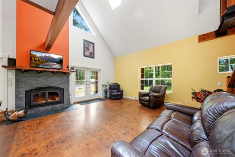 33 Mukilteo Way Hat Island WA 98206