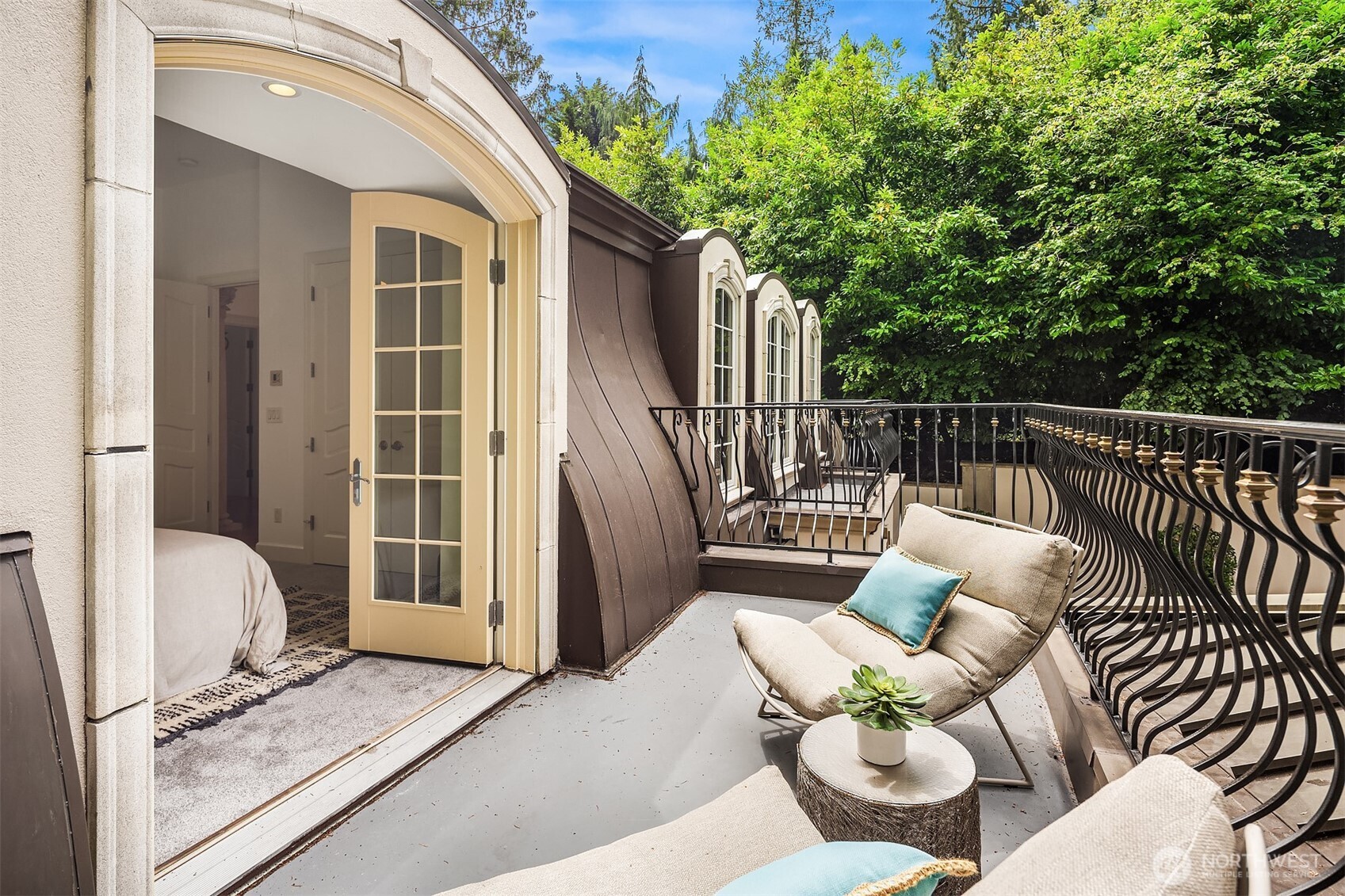 3210 Hunts Point Road Hunts Point WA 98004