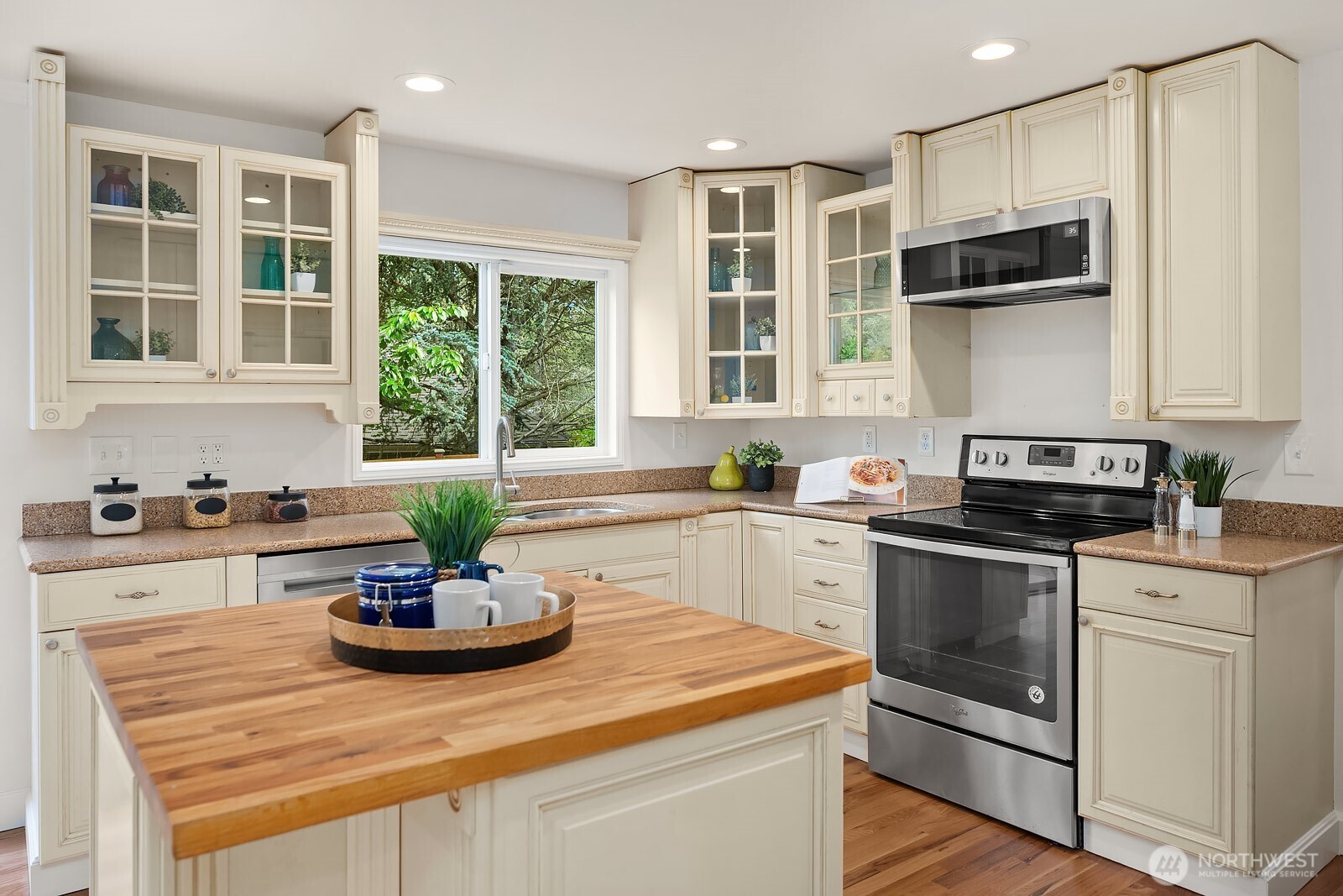 24544 SE 43rd Place Sammamish WA 98029