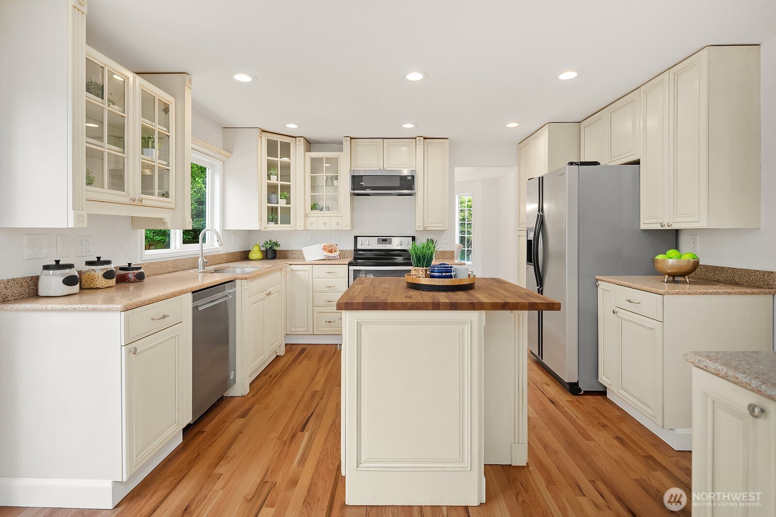 24544 SE 43rd Place Sammamish WA 98029