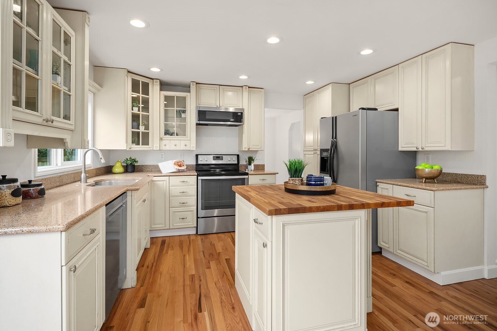 24544 SE 43rd Place Sammamish WA 98029