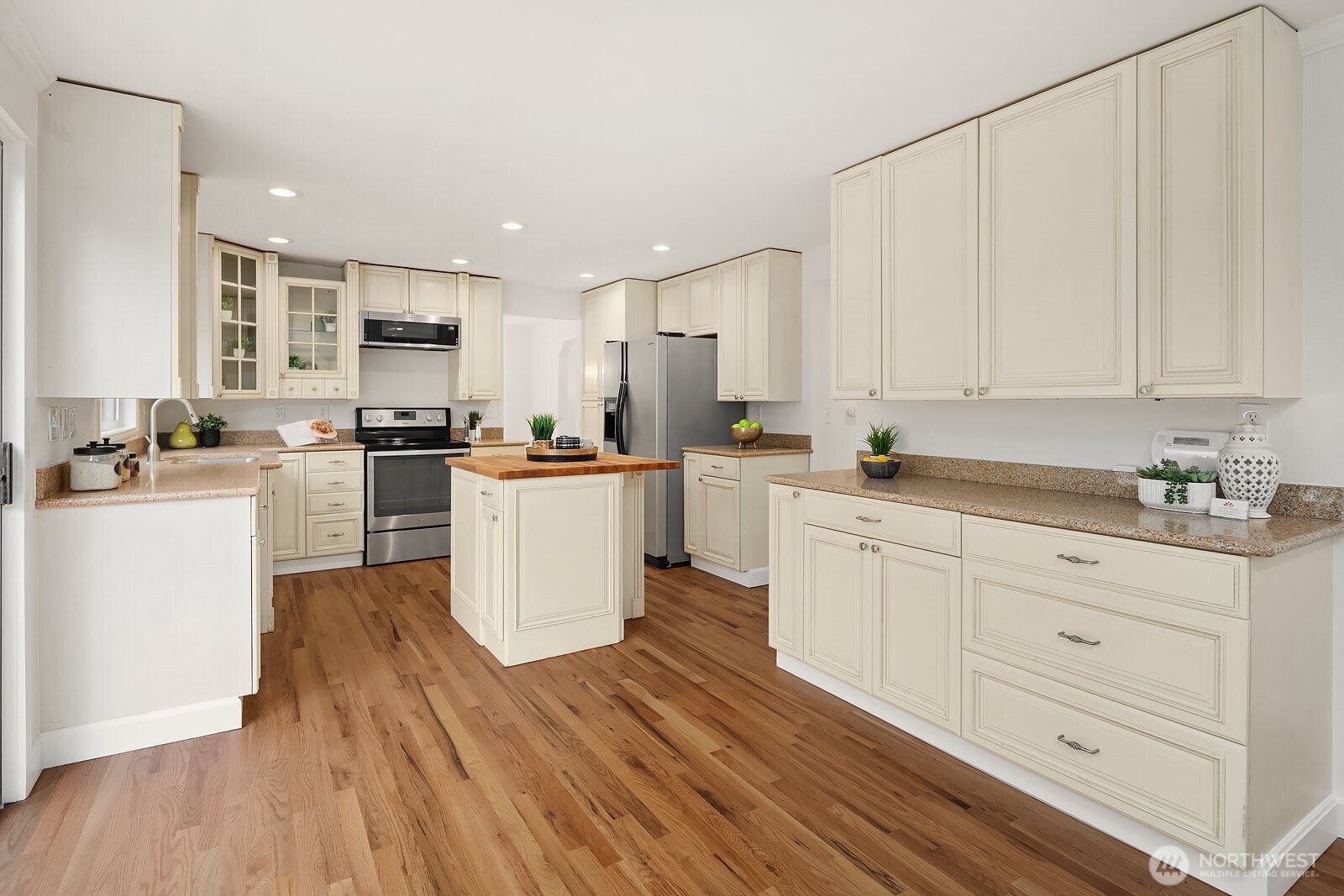 24544 SE 43rd Place Sammamish WA 98029