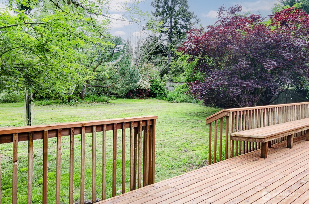 17631 Old Barn Road SE Yelm WA 98597