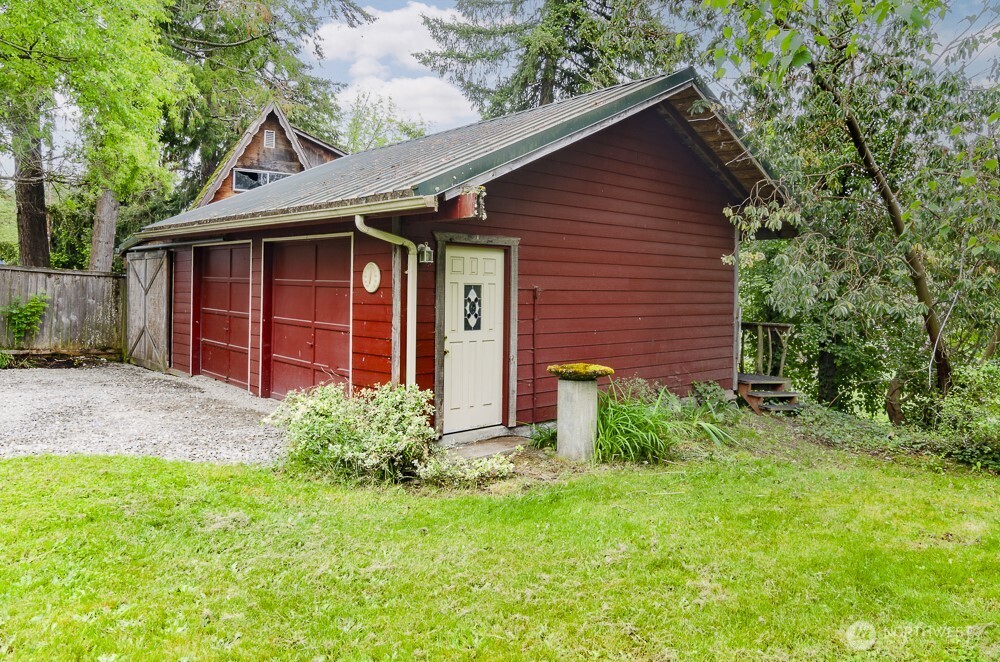 17631 Old Barn Road SE Yelm WA 98597
