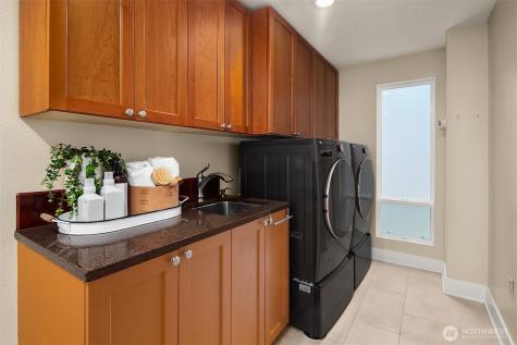 8530 54th Avenue NE Seattle WA 98115