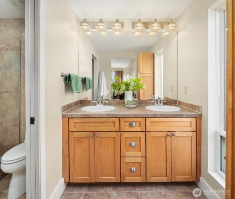 8530 54th Avenue NE Seattle WA 98115