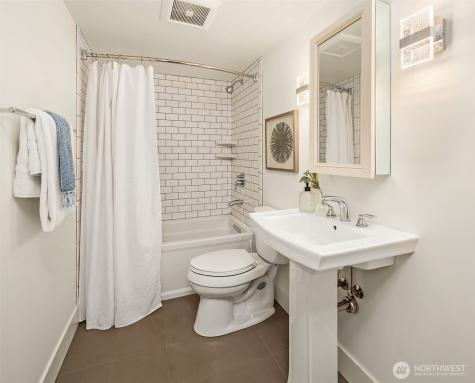 8530 54th Avenue NE Seattle WA 98115