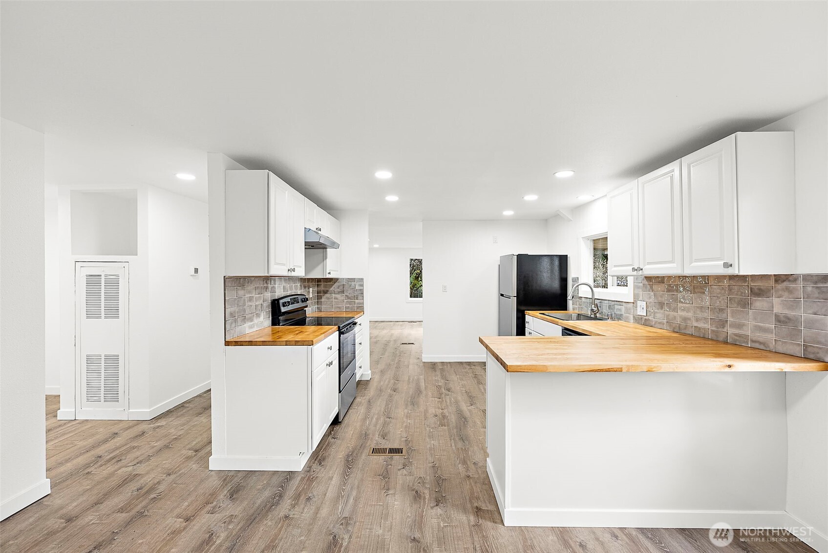 21 E North Lake Drive Shelton WA 98584