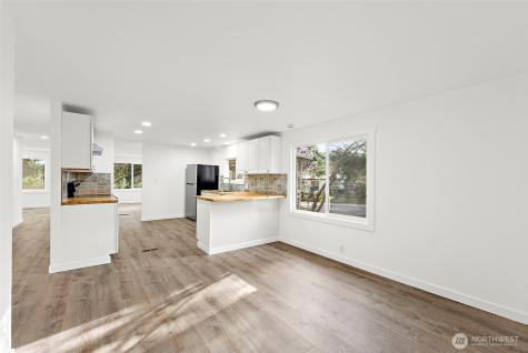 21 E North Lake Drive Shelton WA 98584
