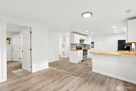 21 E North Lake Drive Shelton WA 98584