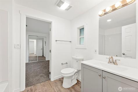 21 E North Lake Drive Shelton WA 98584