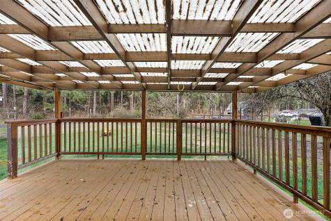 21 E North Lake Drive Shelton WA 98584