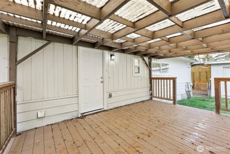 21 E North Lake Drive Shelton WA 98584