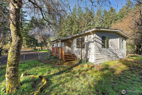 21 E North Lake Drive Shelton WA 98584