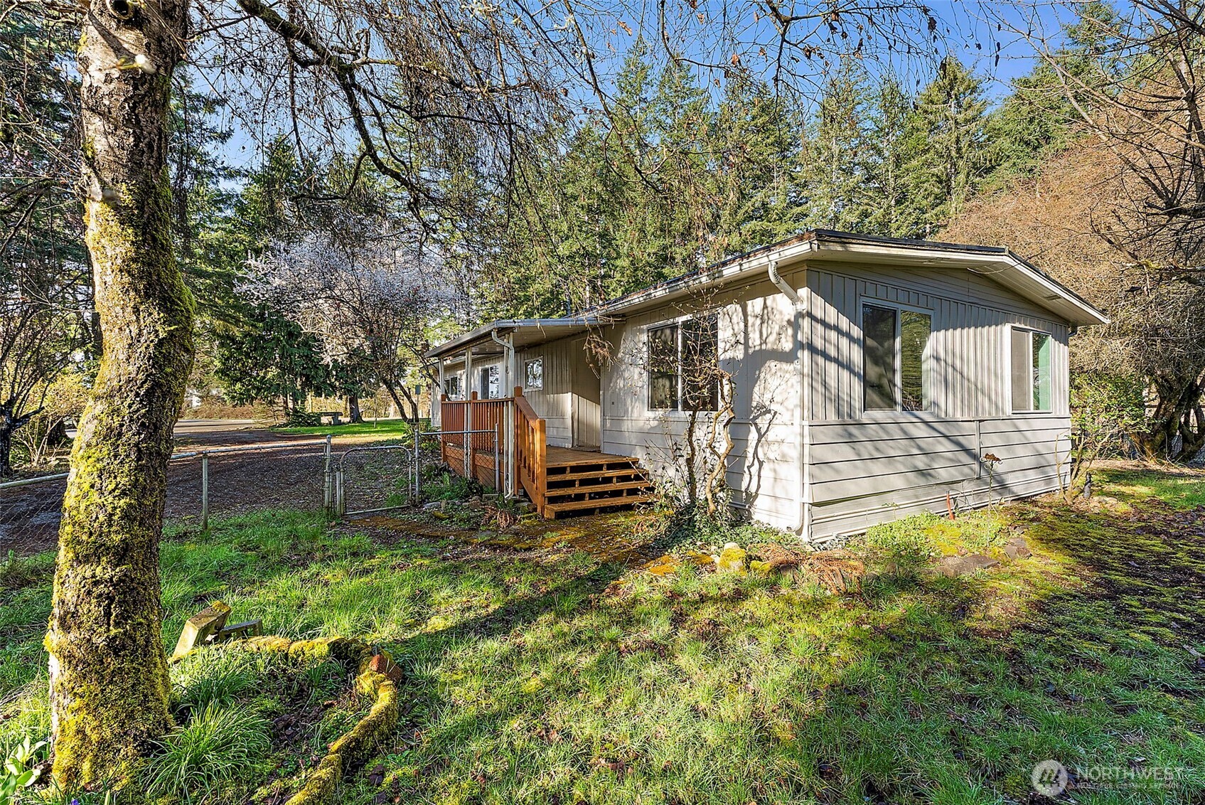 21 E North Lake Drive Shelton WA 98584