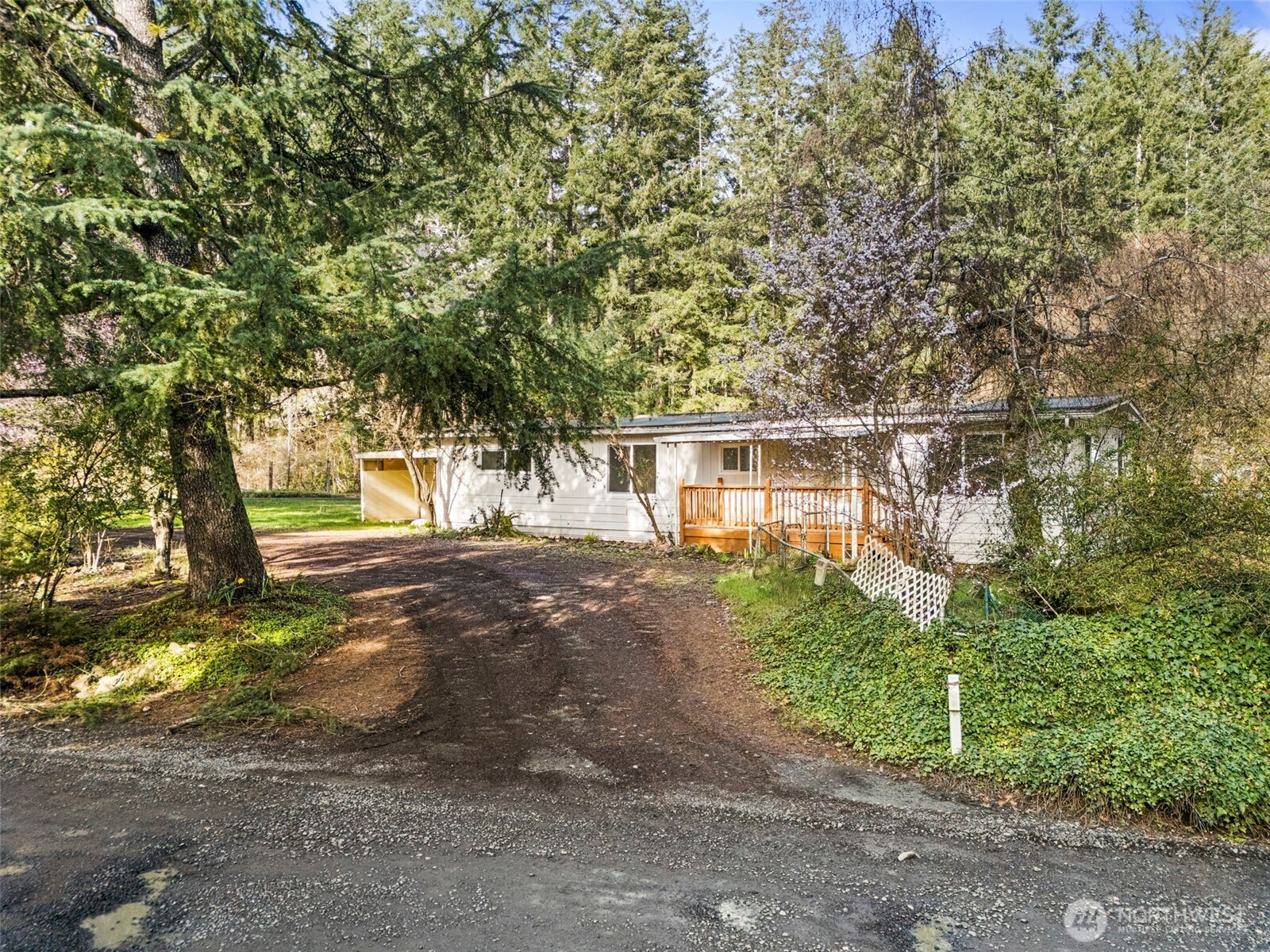 21 E North Lake Drive Shelton WA 98584