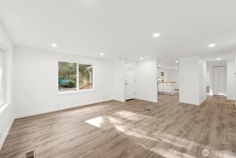 21 E North Lake Drive Shelton WA 98584