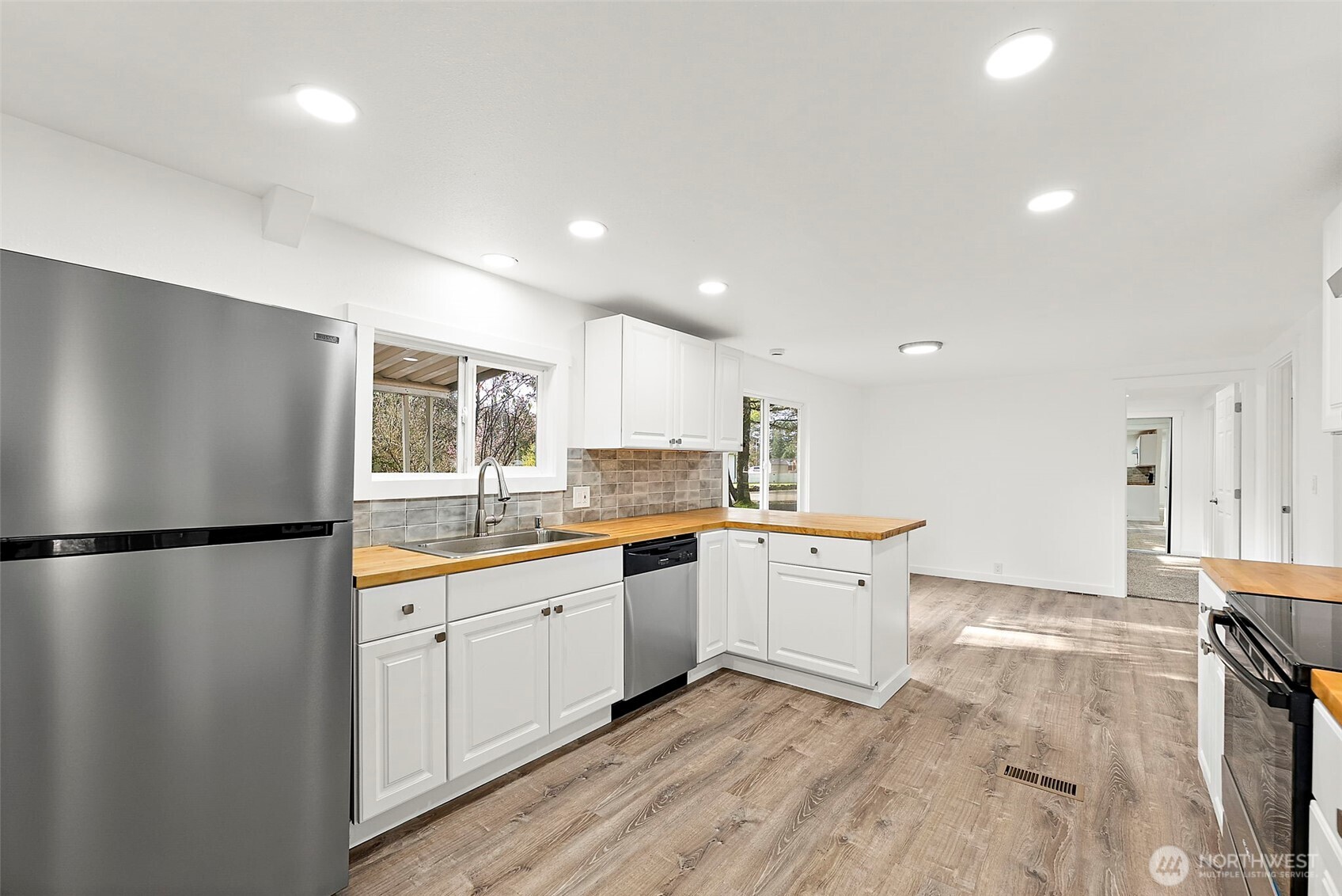 21 E North Lake Drive Shelton WA 98584