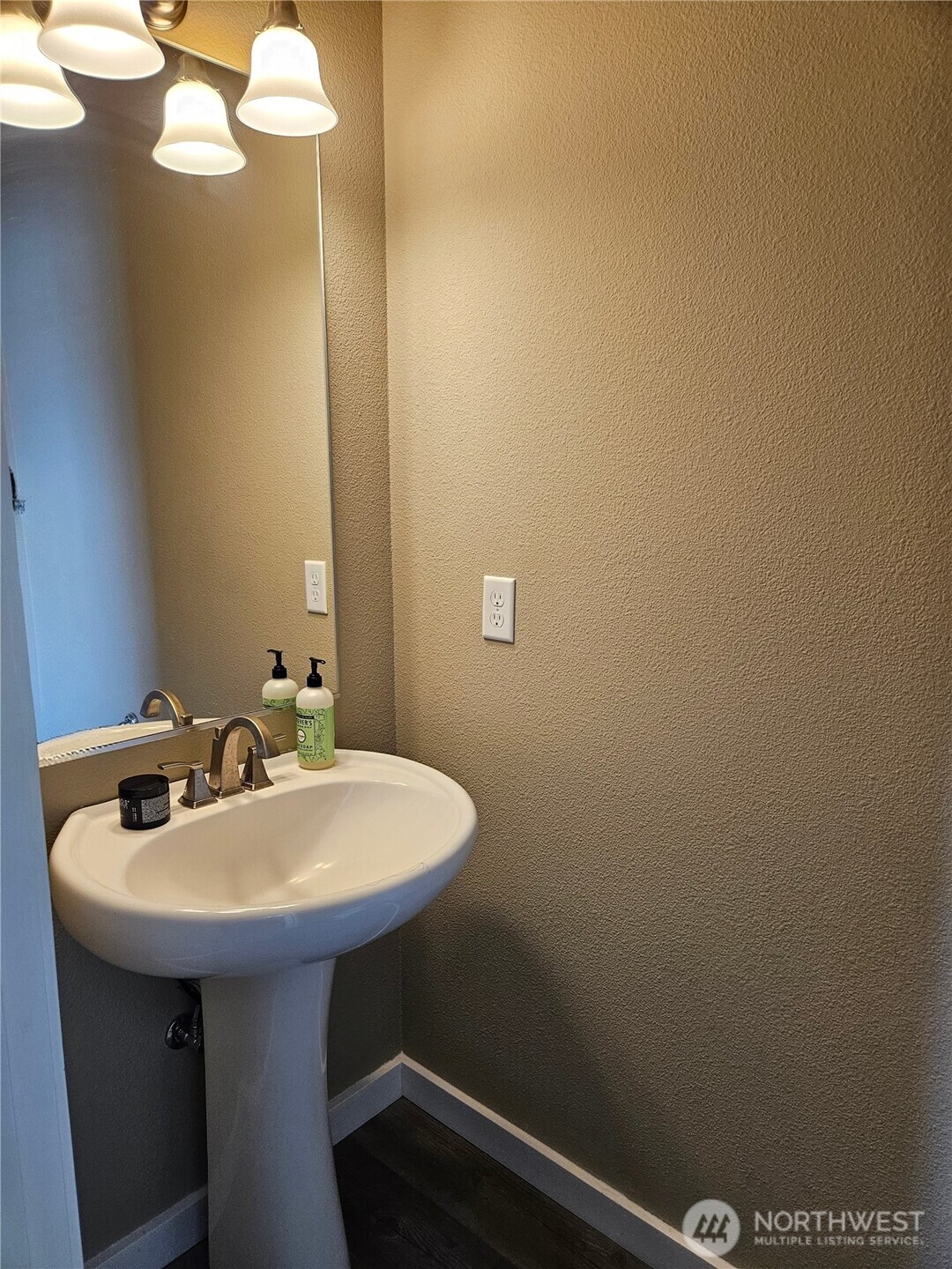 4723 W Warbler Moses Lake WA 98837