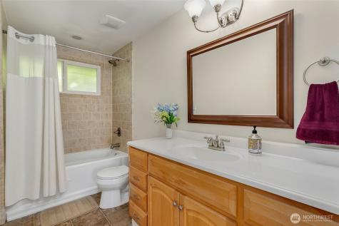 5539 Frances Avenue NE Tacoma WA 98422