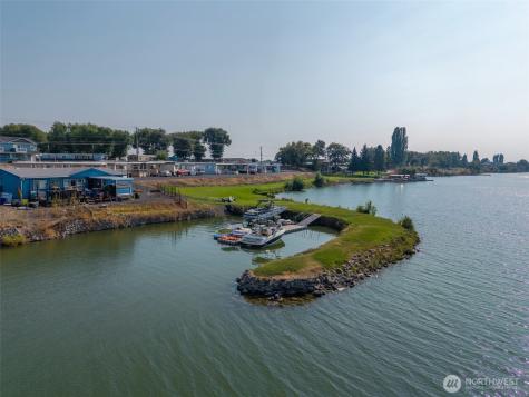 1908 W Marina Drive Moses Lake WA 98837