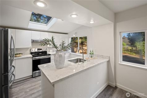 16518 Stone Avenue N Shoreline WA 98133