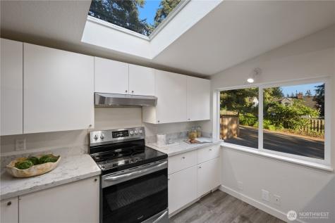 16518 Stone Avenue N Shoreline WA 98133