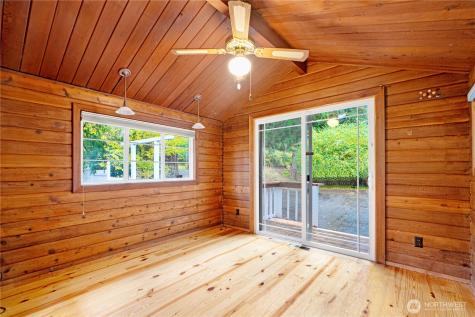 10271 148th Avenue SE Renton WA 98059