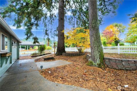 10271 148th Avenue SE Renton WA 98059