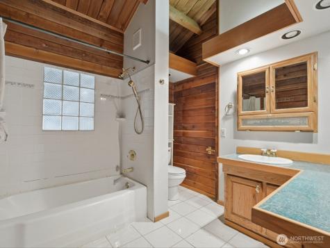 10271 148th Avenue SE Renton WA 98059