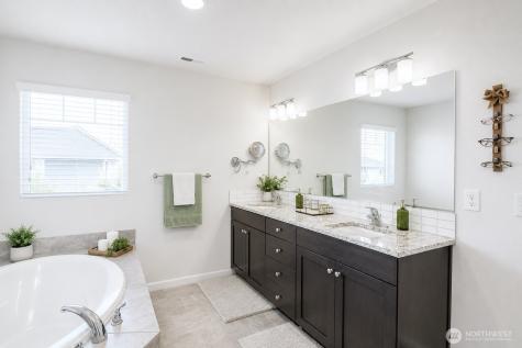 19012 105th Avenue E Puyallup WA 98374