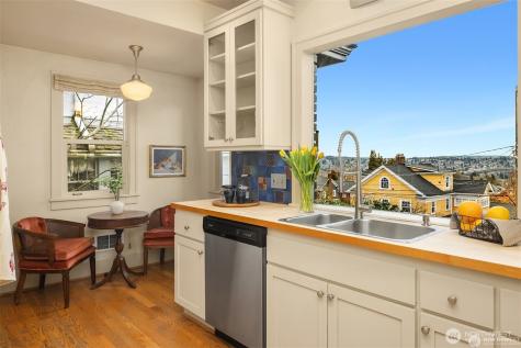 1208 E Newton Street Seattle WA 98102
