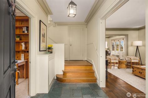 1208 E Newton Street Seattle WA 98102