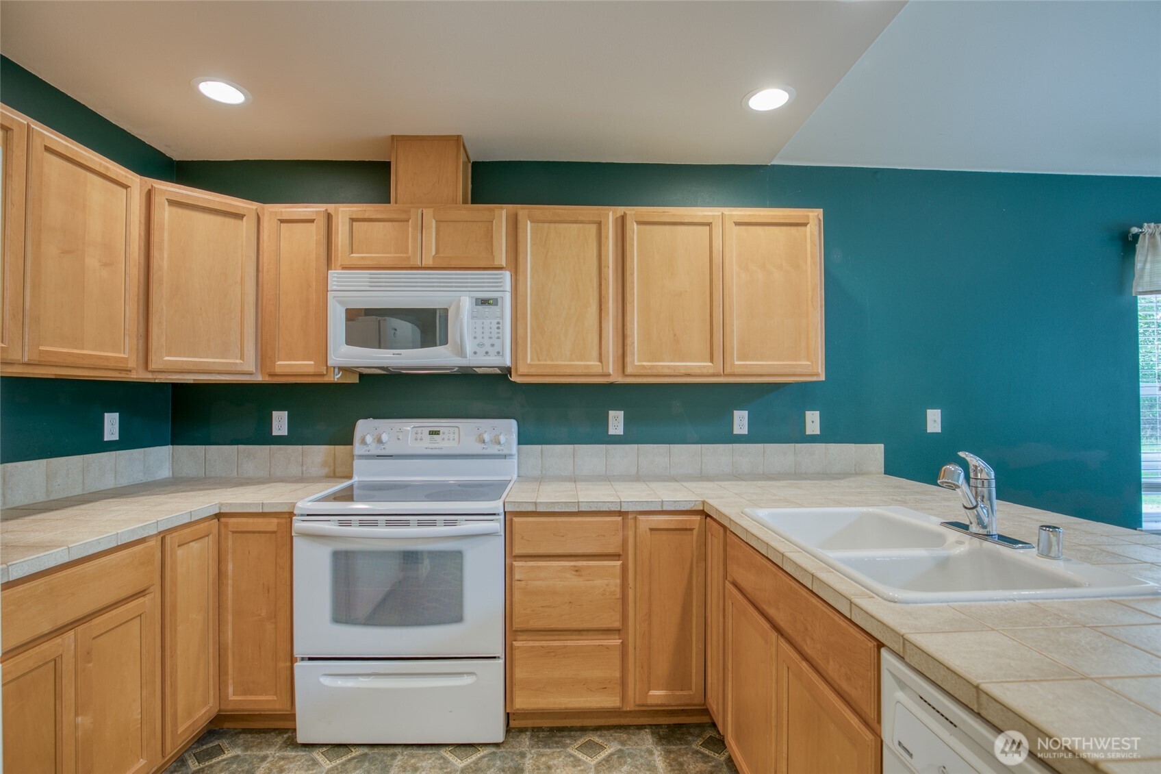 899 Wawona Avenue SW Ocean Shores WA 98569