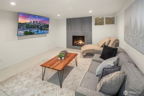 10045 NE 15th Street Bellevue WA 98004