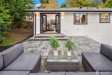 10045 NE 15th Street Bellevue WA 98004