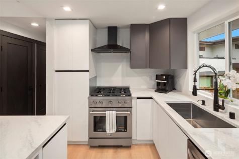 10045 NE 15th Street Bellevue WA 98004