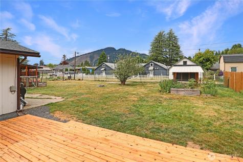 183 Wood Avenue Morton WA 98356