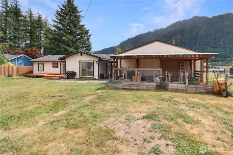 183 Wood Avenue Morton WA 98356