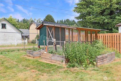 183 Wood Avenue Morton WA 98356