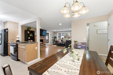 2569 Airline Way Oak Harbor WA 98277