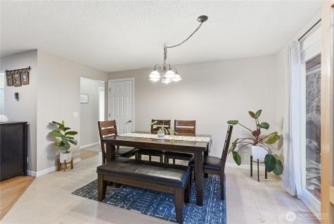 2569 Airline Way Oak Harbor WA 98277