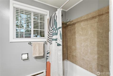 2569 Airline Way Oak Harbor WA 98277
