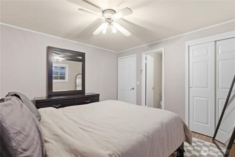 2569 Airline Way Oak Harbor WA 98277